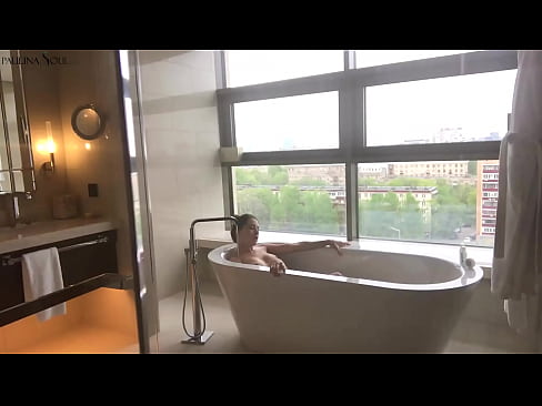 ❤️ Tremenda pupa che si masturba appassionatamente la figa in bagno ❤ Fottuta al it.it-com.top ☑